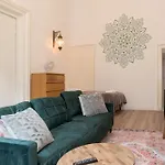 1001 Nights Boutique Lofts Otel 3*