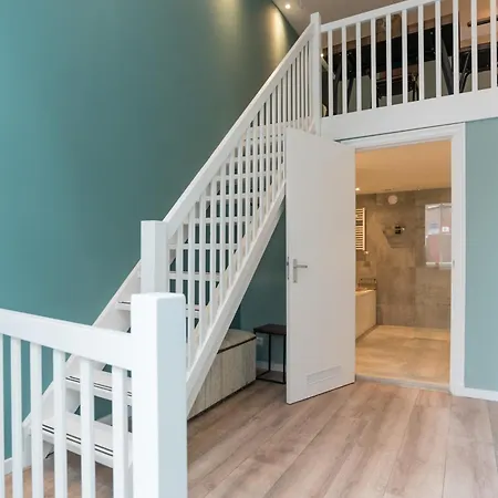 1001 Nights Boutique Lofts 호텔 2*