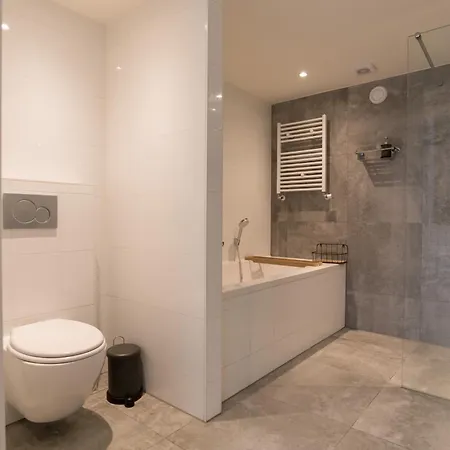 1001 Nights Boutique Lofts 호텔 하를렘