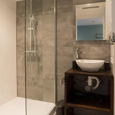 1001 Nights Boutique Lofts 하를렘