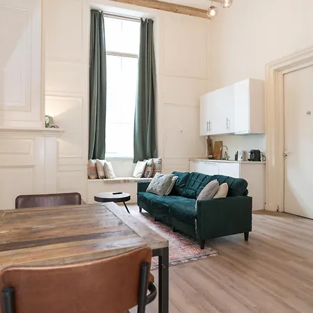 1001 Nights Boutique Lofts 호텔 2*