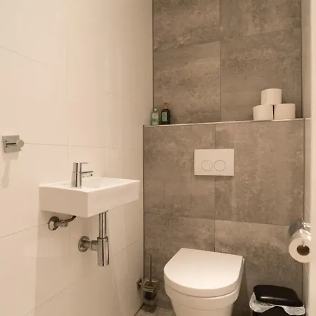 1001 Nights Boutique Lofts 호텔 하를렘