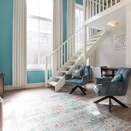 1001 Nights Boutique Lofts 호텔 2*