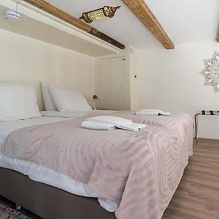1001 Nights Boutique Lofts Hotel Haarlem