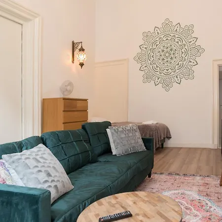 1001 Nights Boutique Lofts Hotel 3*